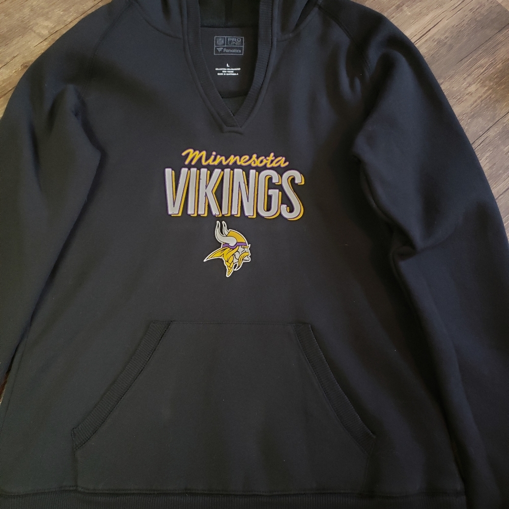 Women's Vikings V-neck pullover sweatshirt